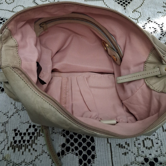 Stone Mountain Accessories Cream Shoulder Bag - Picture 5 of 5